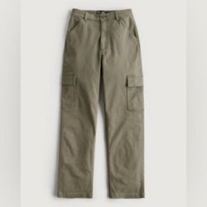 Hollister Ultra High-Rise Cargo Dad Pants